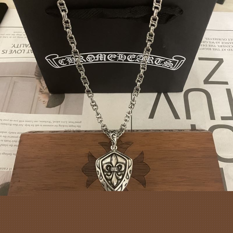 Ch**me He**ts necklaces